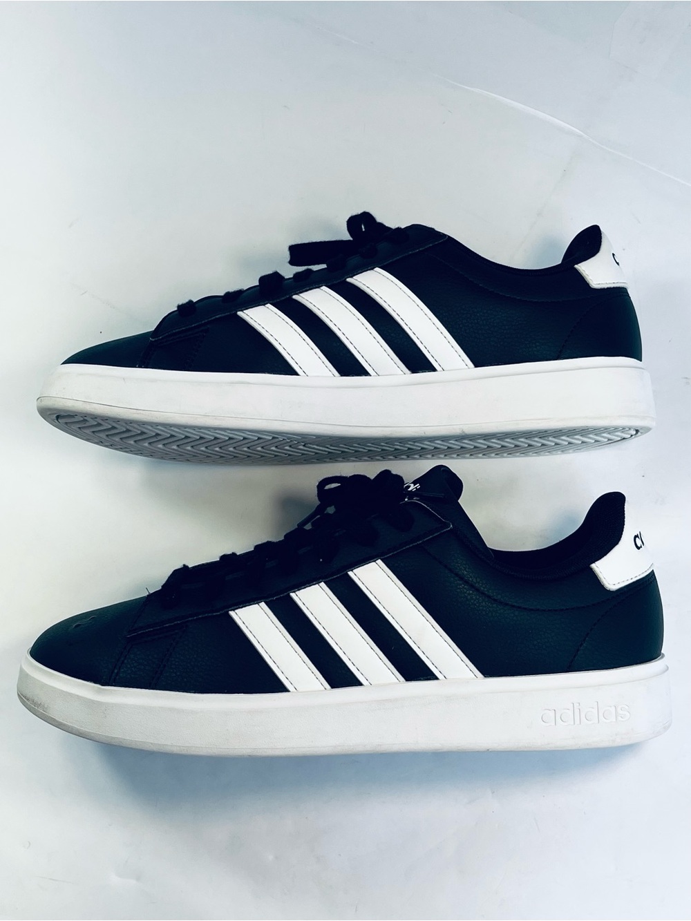 Adidas Grand Court 2.0 Black & White Men's Size:9 Sneakers # GW9196